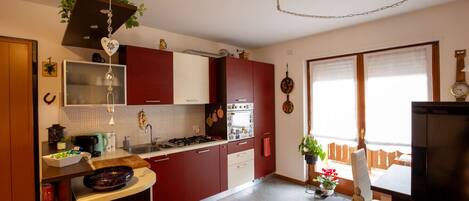 Réfrigérateur, four, plaque de cuisson, lave-vaisselle