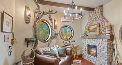 Woodsman Hobbit with Hot Tub & Fireplace