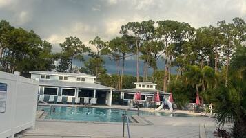 Outdoor pool, a heated pool
