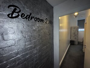 Interior - Big, Cozy Stay in the Heart of Town (Sheffield)