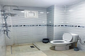 Handtücher, Seife, Toilettenpapier