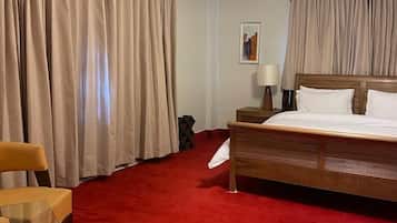 Deluxe Double Room, Mountain View | Soundproofing, iron/ironing board, free WiFi