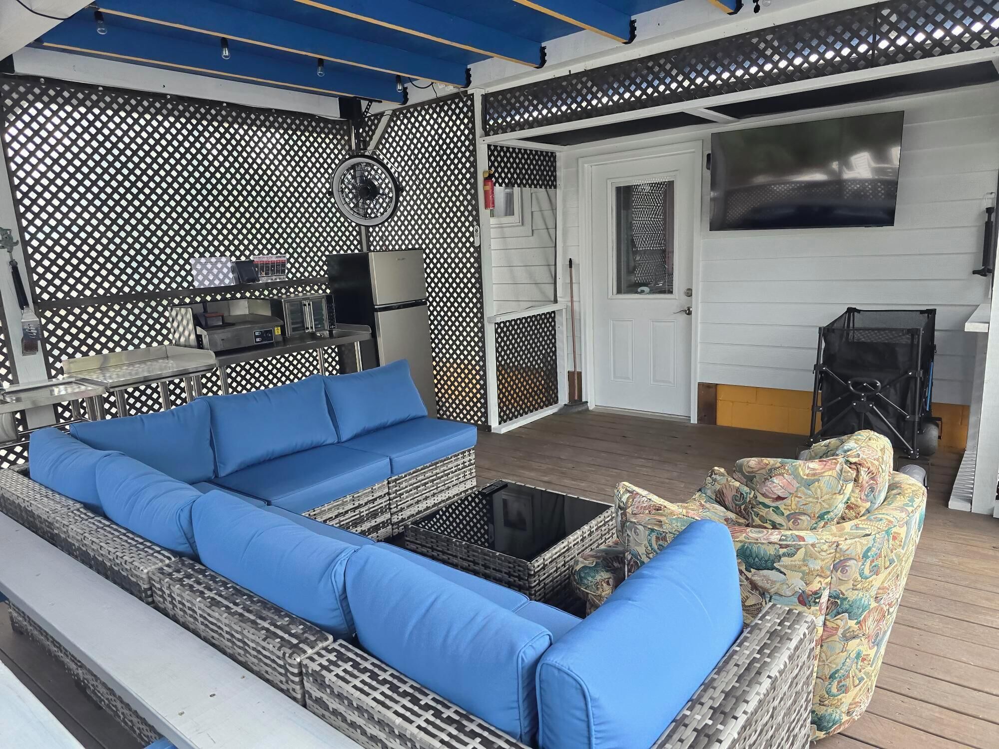 智能電視、書籍