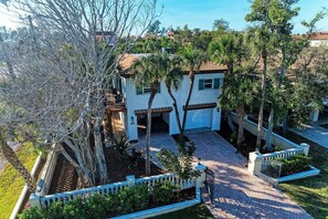 Exterior - Anna Maria Beach House (Holmes Beach)