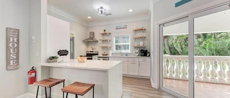 雪櫃、微波爐、洗碗機、咖啡機/沖茶器