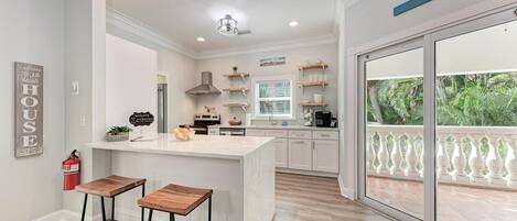 Kühlschrank, Mikrowelle, Geschirrspüler