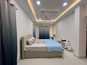 5 bedrooms, iron/ironing board, free WiFi, bed sheets - Luxury 5BHK Villa Near Airport - Family & Business (Hyderabad)