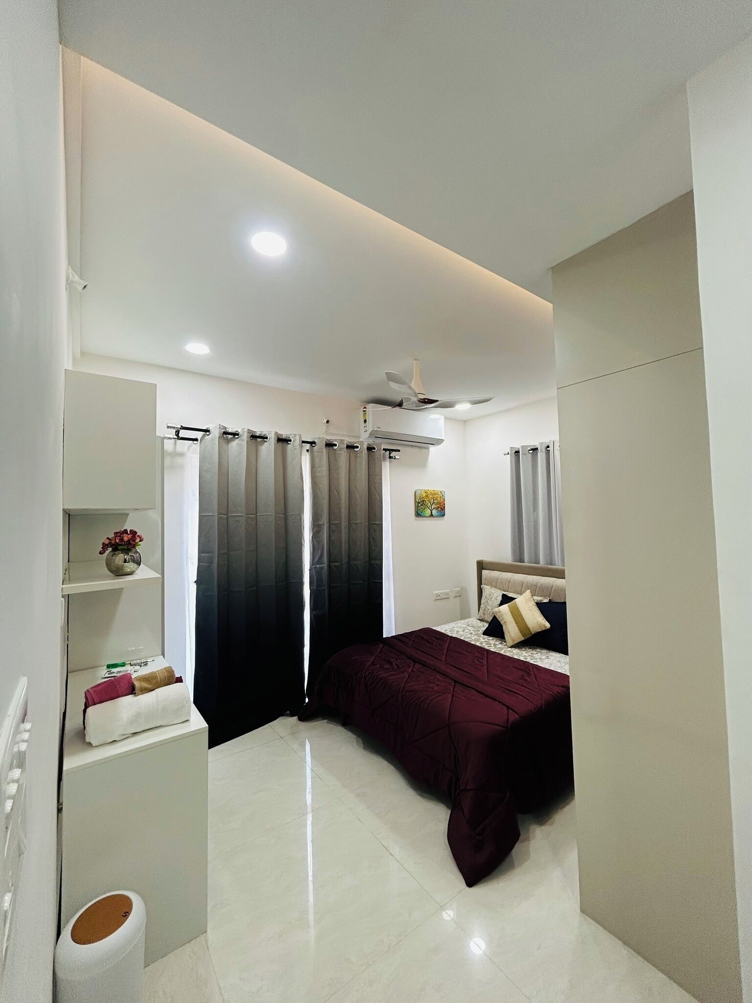 Iron/ironing board, internet, bed sheets