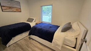Iron/ironing board, free WiFi, bed sheets