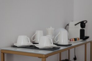 Coffee and/or coffee maker - Comfort and style in commercial area (Vercelli)