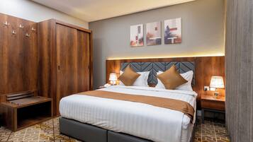 Minibar y caja de seguridad en la habitación