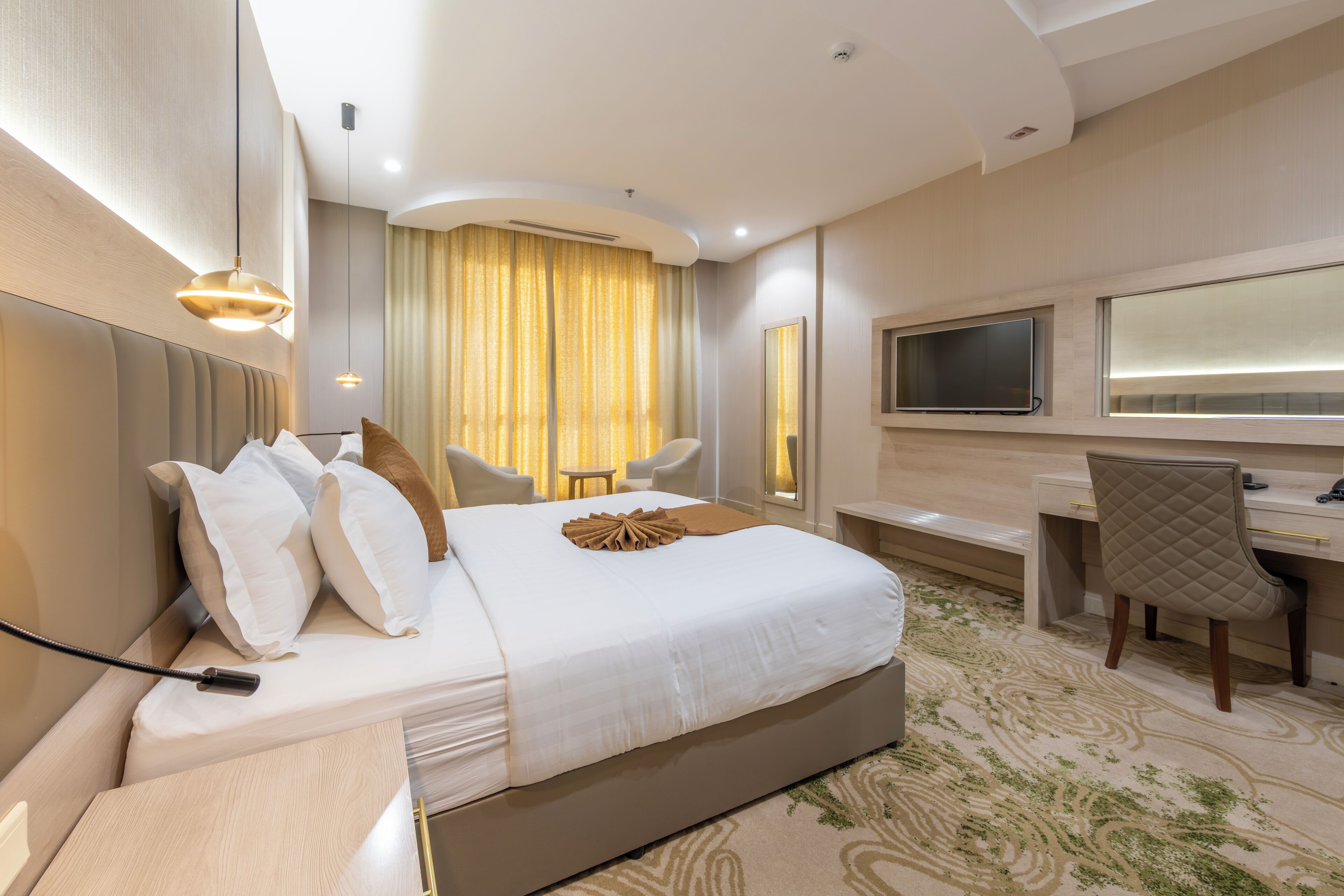 Minibar, in-room safe, laptop workspace, blackout curtains