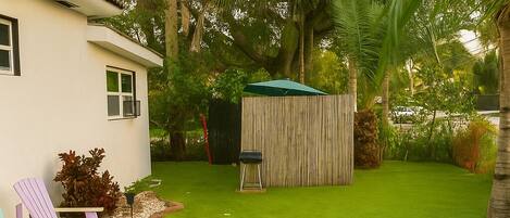 Studio, Terrasse, Gartenblick | Unterkunftsgelände