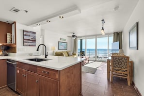 Interior - Beachfront front Condo with Stunning Views & Last Minute July booking discounts. (Panama City Beach)