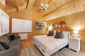 Iron/ironing board, internet, bed sheets - Cosy Alpine Lodge in Claygate (Claygate)