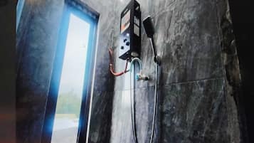 Deluxe Double Room | Bathroom