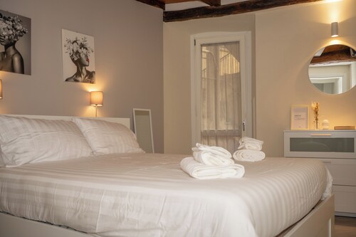 Apartment ledy