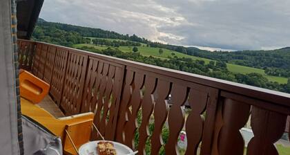 Apartment 'Ferienwohnung Wandersnest' with Mountain View, Private Terrace and Wi-Fi