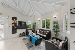 Smart TV - Villa Kas Bon Bida at Marbella Estate (Willemstad)