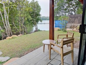 Camera Deluxe, letti multipli, patio, vista fiume | Terrazza/patio