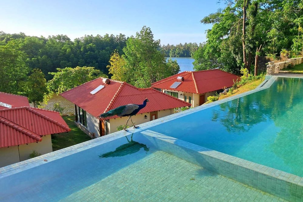 River Shades Hotel