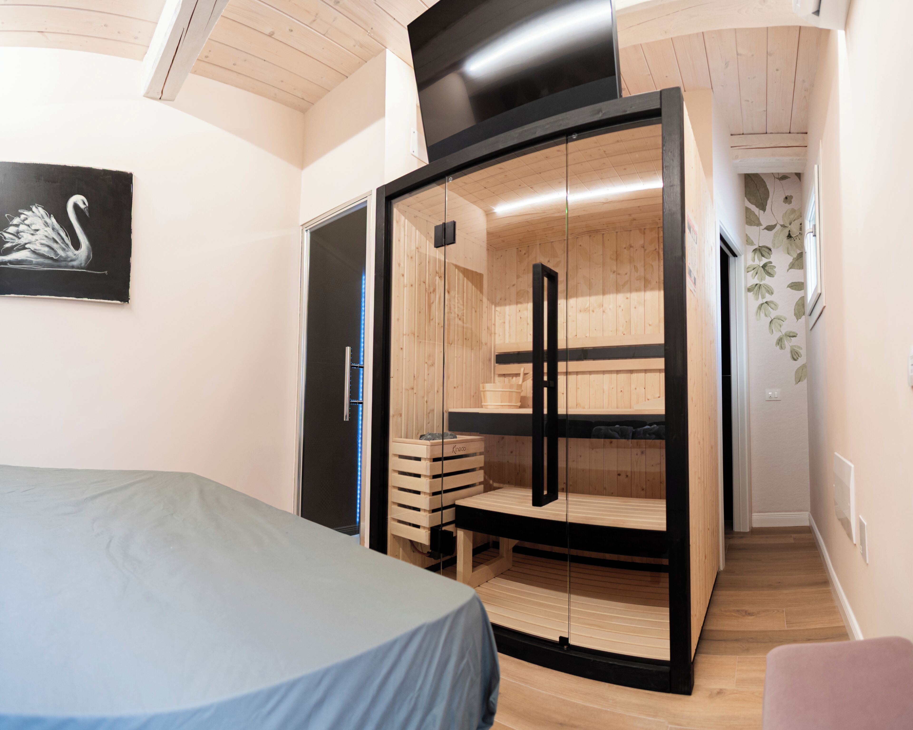 Camera Luxury, sauna | Una cassaforte in camera, una scrivania, postazione laptop