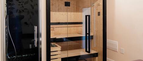 Chambre Luxe, sauna | Coffres-forts dans les chambres, bureau