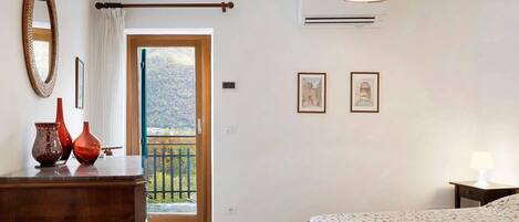 Fer et planche Ă repasser, Wi-Fi, literie fournie