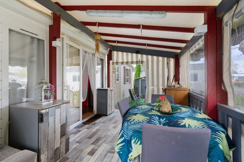 Mobile Home for 5 with Private Terrace, Garden, and Air Conditioning