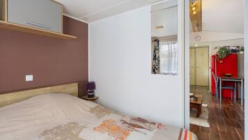 3 bedrooms, iron/ironing board