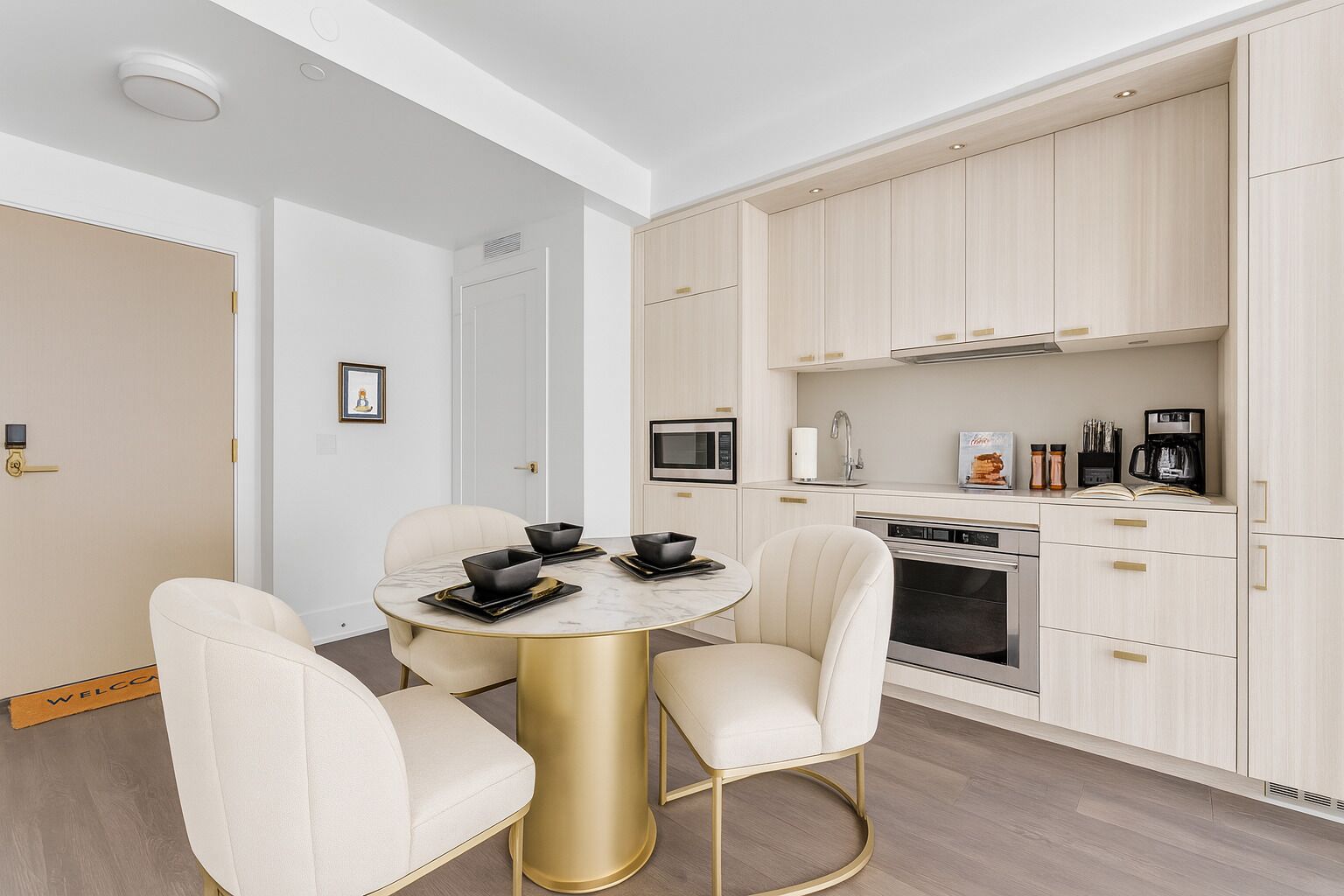 Suite Business, vistas al patio | Servicio de comidas en la habitación