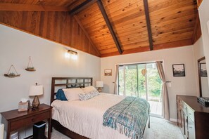 4 Schlafzimmer, Schreibtisch, Bügeleisen/Bügelbrett, Reisekinderbett