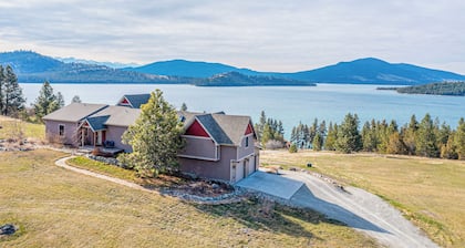 Spectacular lake-View retreat w/ Deck, Grill