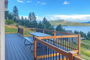 Outdoor dining - Breathtaking Mtn & Lake Views! Glacier Country Gem (Dayton)