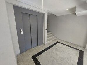 Interior - Studio Apartment 'Lovely View' with Wi-Fi and Air Conditioning (Nizza)