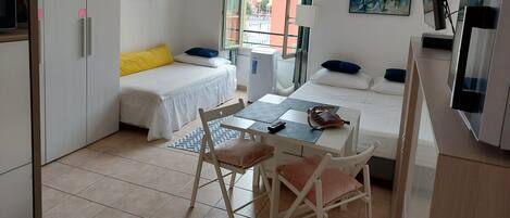 Iron/ironing board, WiFi, bed sheets