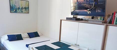 Bügeleisen/Bügelbrett, WLAN, Bettwäsche