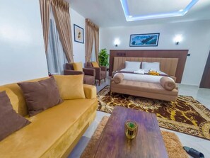 Desk, laptop workspace, free WiFi - Morgan Hill Residence (Abuja)