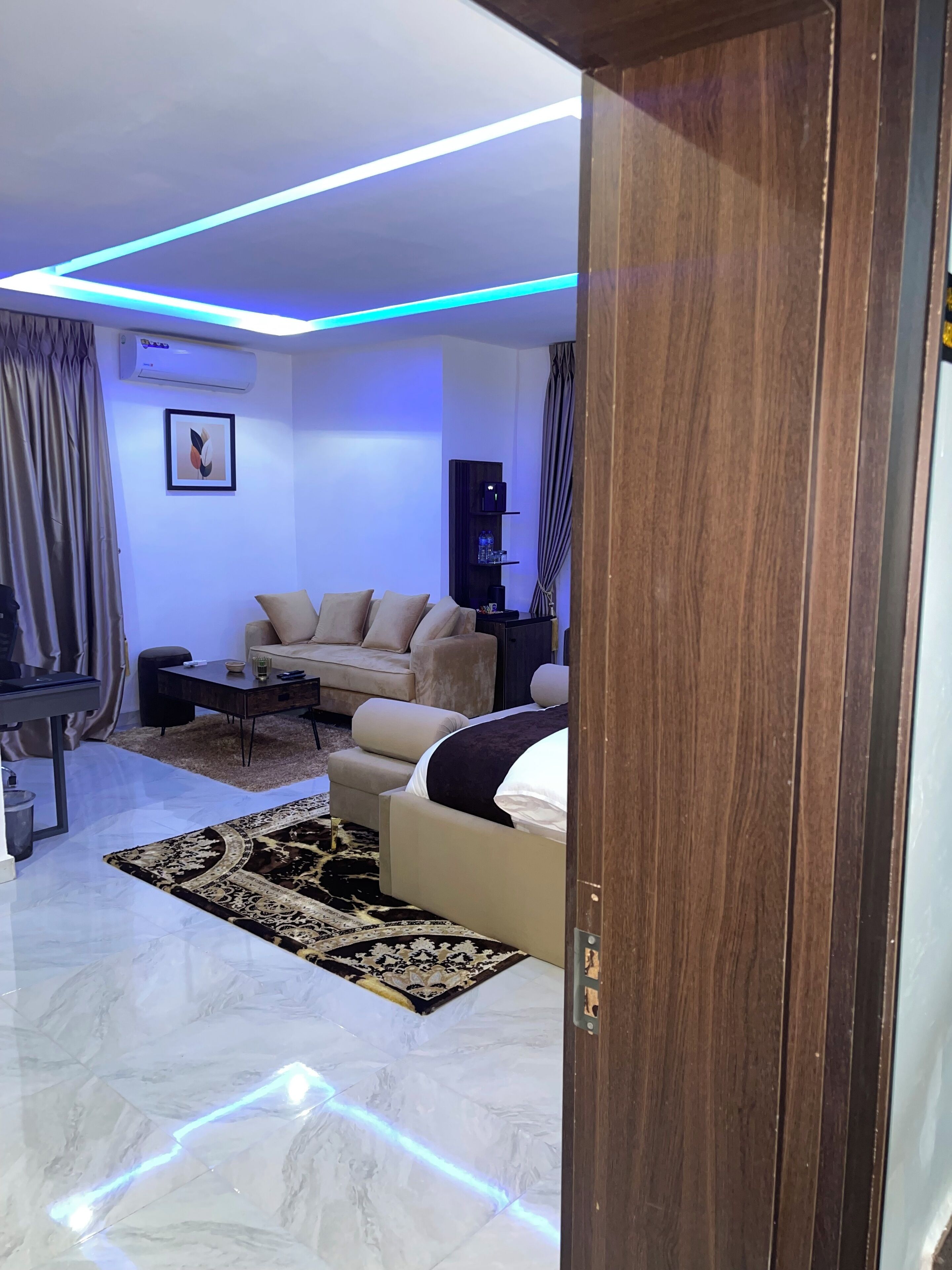 Habitación exclusiva doble, balcón | Escritorio, espacio para trabajar con un portátil, wifi gratis