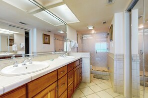 Hair dryer, towels - Luxury Perks, Corner 3BR: Suntide III - Unit 1001 (South Padre Island)