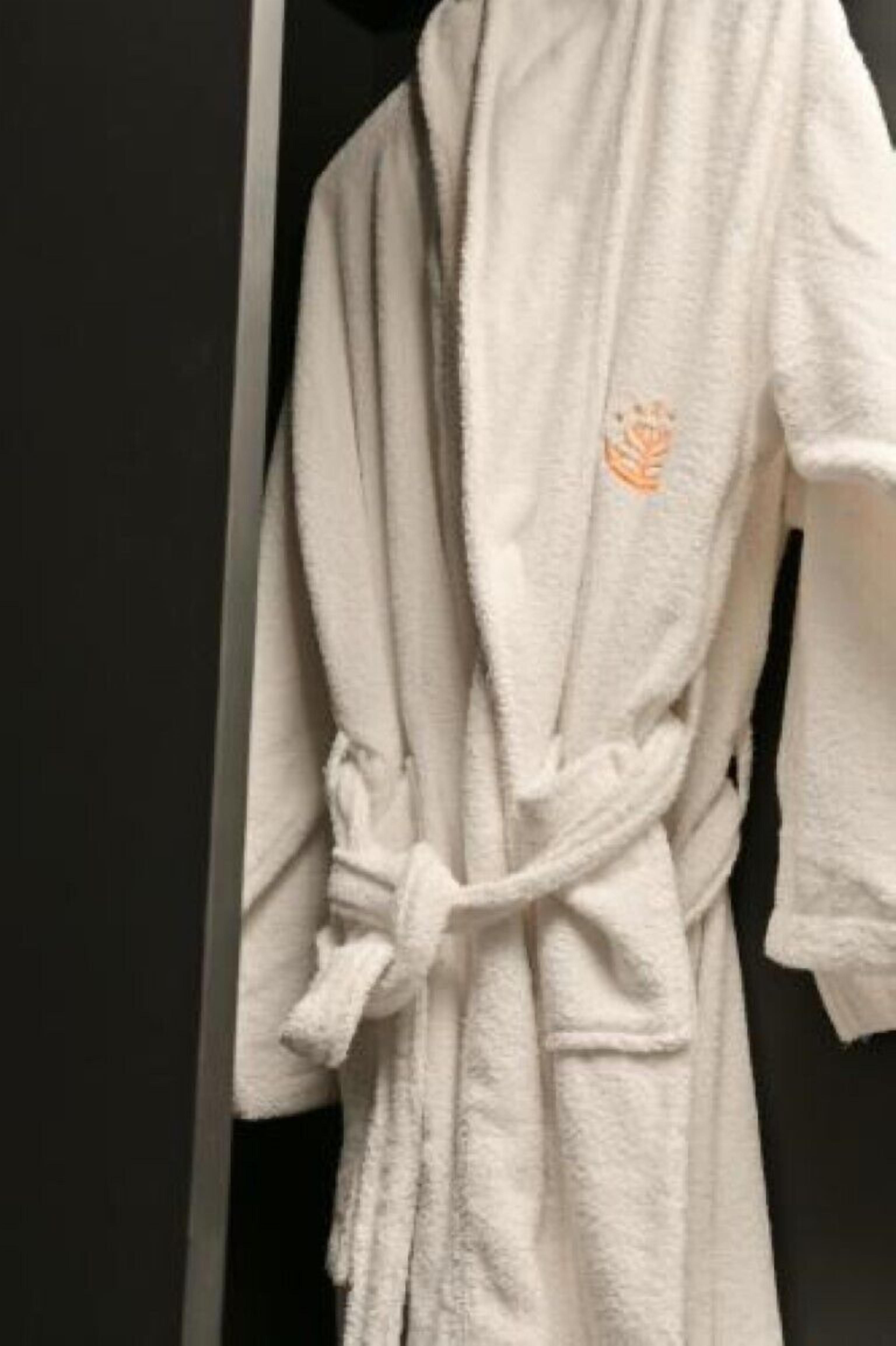 Deluxe Double Room, Mountain View | Bathroom