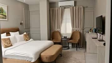 Deluxe Double Room, Mountain View | Soundproofing, iron/ironing board, free WiFi