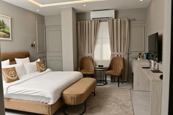 Phòng đôi Deluxe, quang cảnh núi | Phòng cách âm, bàn ủi/dụng cụ ủi quần áo 