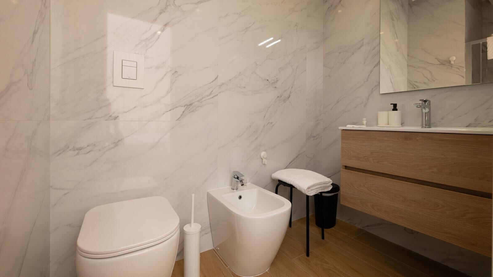 Standard Double or Twin Room, City View | Bathroom | Shower, free toiletries, hair dryer, slippers