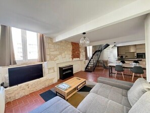 TV - Bright triplex in the heart of La Rochelle (La Rochelle)