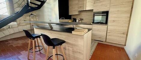 Kühlschrank, Mikrowelle, Ofen, Geschirrspüler