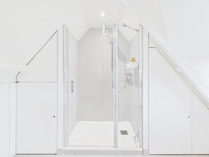 Shower, hair dryer, towels - Apartment with sea view in Trouville - Rooftop (Trouville-sur-Mer)
