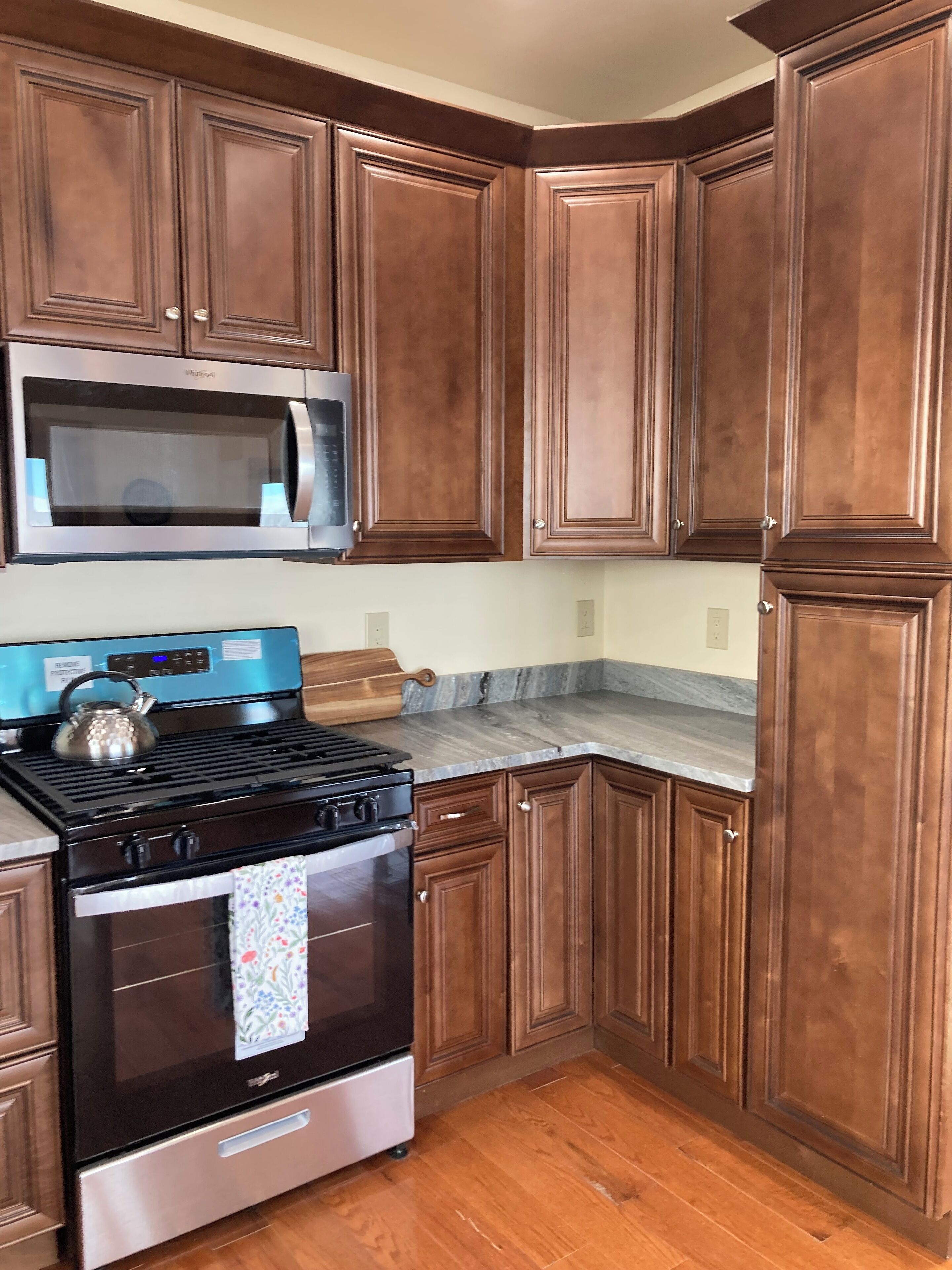 Micro-ondes, four, plaque de cuisson, lave-vaisselle