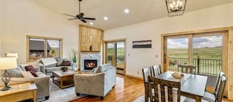 Delightful 4-bedroom house in Hayden perfect for your getaway 5 min to airport