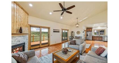 Delightful 4-bedroom house in Hayden perfect for your getaway 5 min to airport